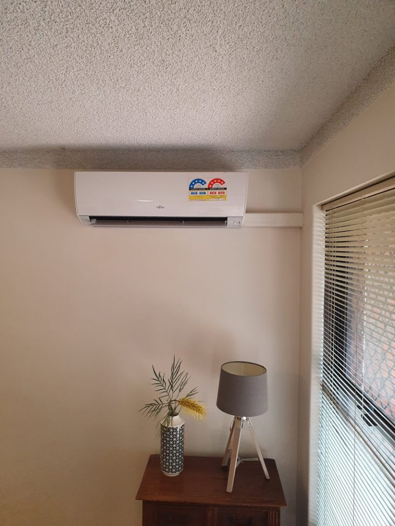 Fujitsu reverse cycle split system (WIFI) install